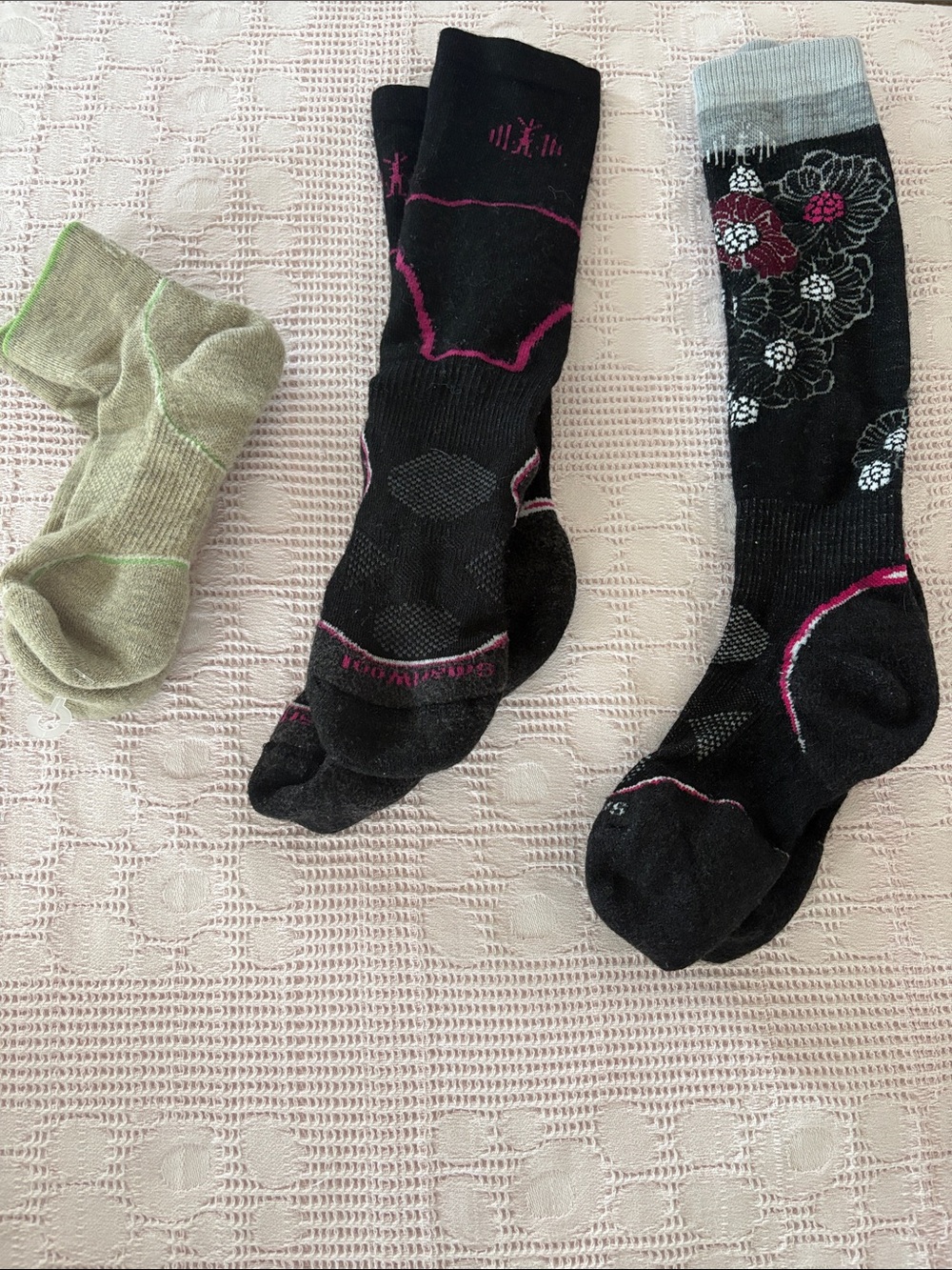 3 pairs women’s small Smartwool socks ski hike